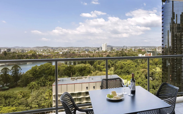 Oaks Brisbane on Margaret Suites