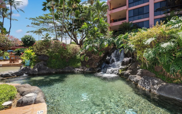 Petite Retreat at Kahana Falls