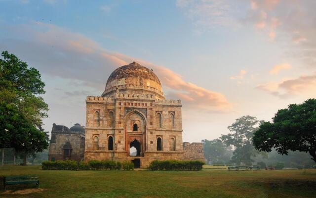 OYO 6845 The Grand Hotel