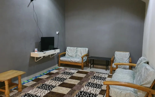 OYO HOME 90280 Darussalam Homestay