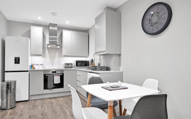 Crown Place 2 & 3 Bedroom Luxury Apts