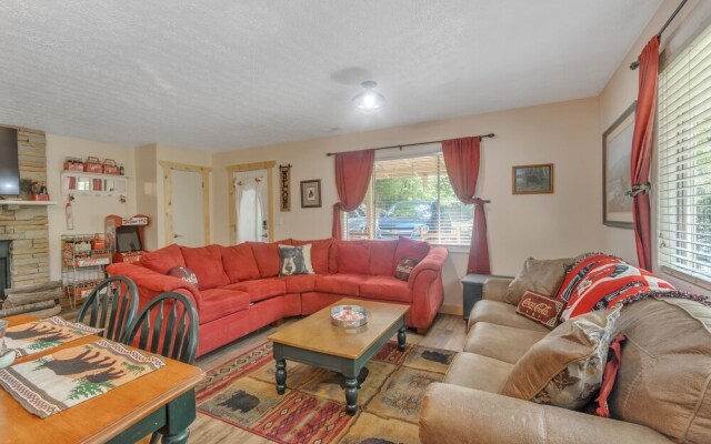 Thirsty Bear Den - Relaxing Pet Friendly Cabin In Gatlinburg 3 Bedroom Home by Redawning