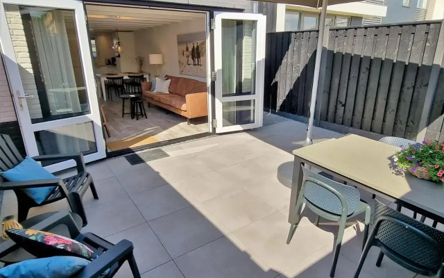 DJV86 NEW Modern holiday home in central location