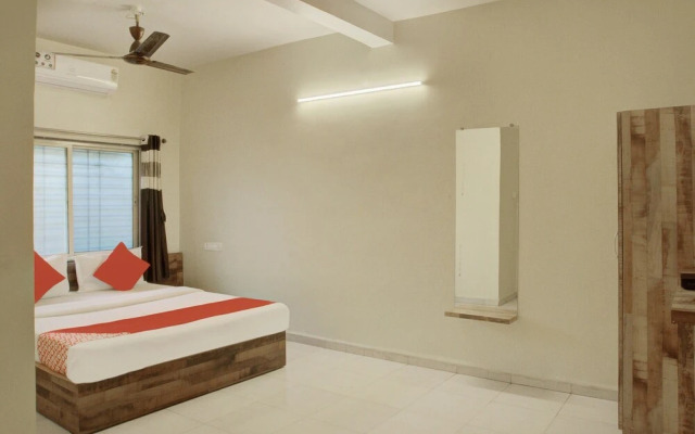 OYO 17342 Aditya Service Apartment