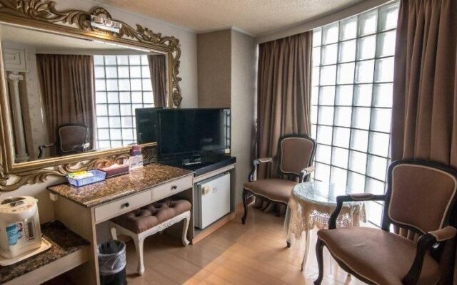 Katherine Plaza Hotel