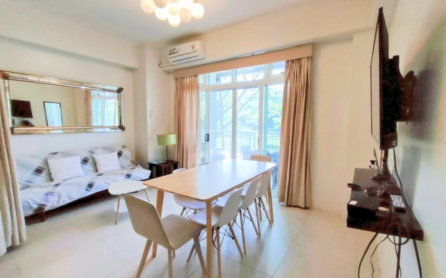 Dr Calayan's 2BR Condo at Pico De Loro