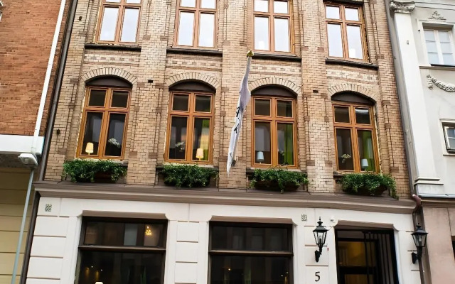 H5 Hotel