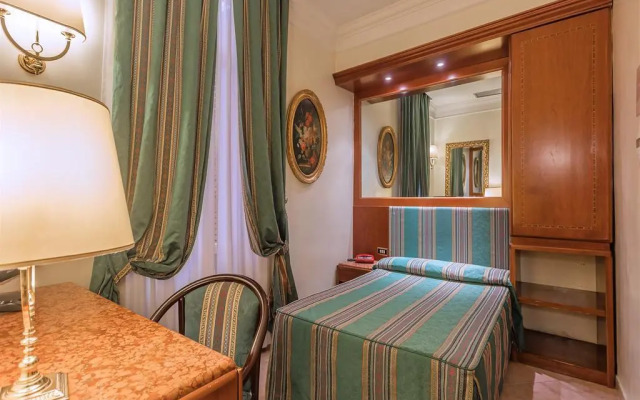 Raeli Hotel Luce