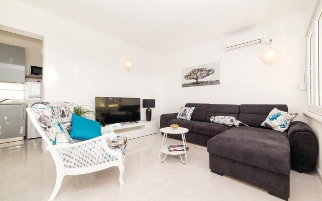 Awesome Home in Kastel Stari With Wifi and 3 Bedrooms