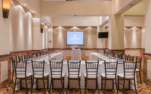 Grand Miramar All Luxury Suites & Residences
