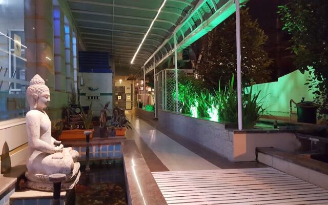 Maple Suites Serviced Apartments