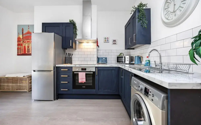 Queens Mile 1 With Free Parking By My Getaways