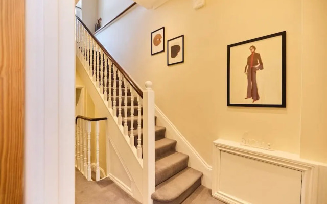 The Peckham Hideaway - Bright 3bdr Flat