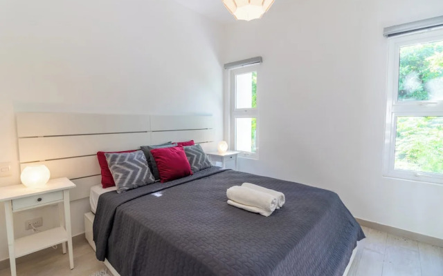 Modern 2BR Apartment - Paseo del Mar