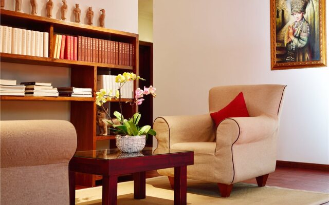 Red Wall Garden