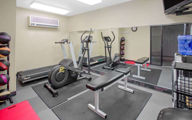 Days Inn by Wyndham Madison NE/Windsor