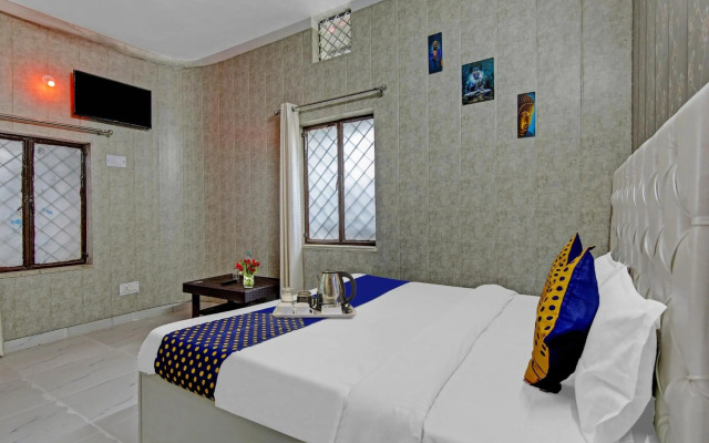 SPOT ON 70204 Hotel Greenview Homestay