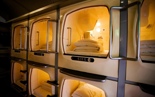 Capsule inn Osaka - Caters to Men