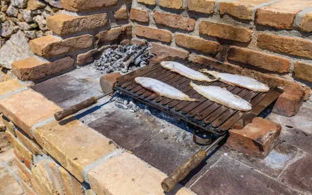 Stunning Home in Jurdani With Wifi and 2 Bedrooms