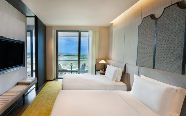 Hoiana Hotel & Suites