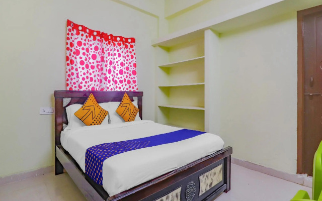 Oyo Flagship 76370 Sri Residency