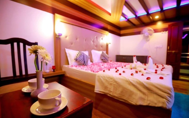 My Trip Houseboat
