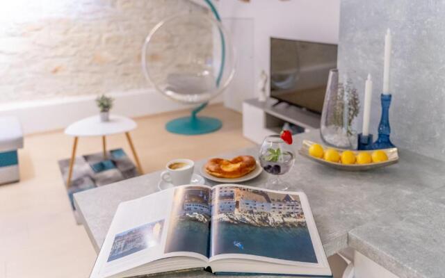 Fran Center Apartments (Square)