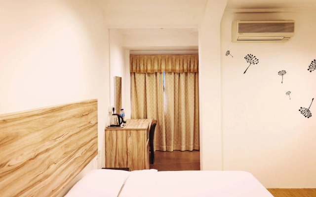 Victoria Hotel, a NuVe Group Collection