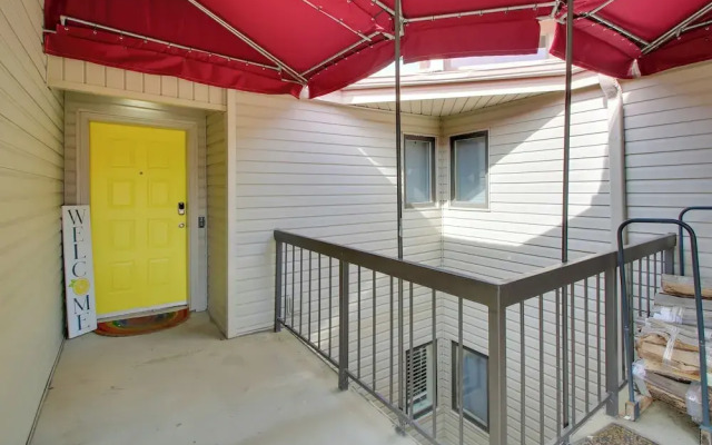 Million-dollar Views: Condo on Lake Hamilton!