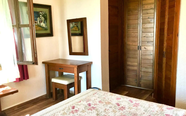 Ada Bacchus Hotel