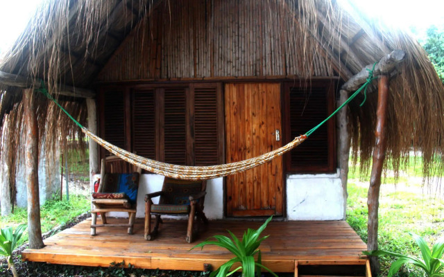 Baobab Beach Lodge & Backpackers