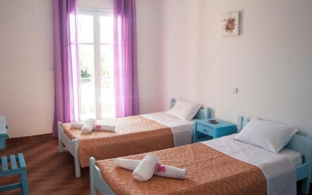 Maria's Apartments