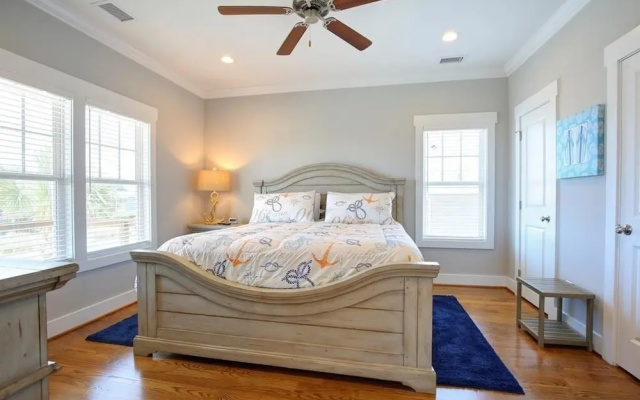 Absolute Paradise 5 Bedroom Home by RedAwning
