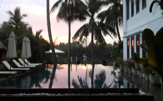 Riverside Garden Villas
