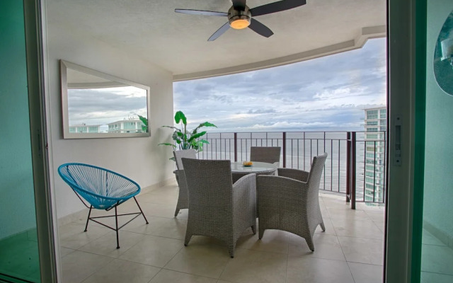 24th Floor Beachfront 1 Bedroom
