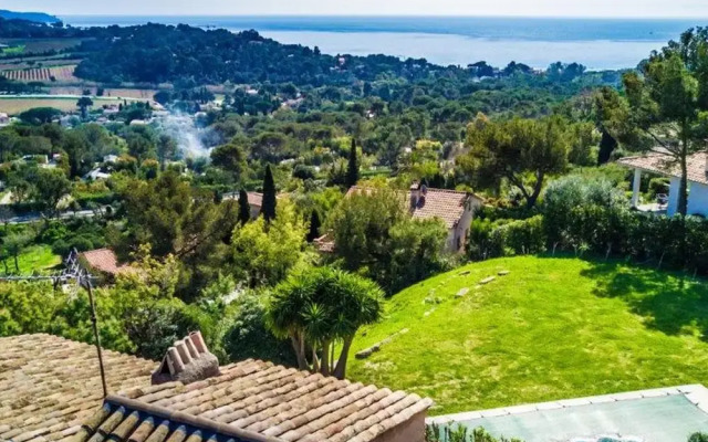 Modern Villa in La Croix-valmer With Private Pool