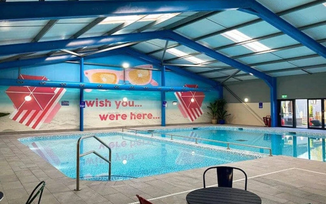 Spacious 2 bed Holiday Home Entertainment on Site