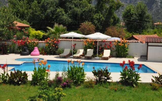 Beautiful 4-bed Villa Private Pools