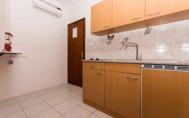 Sandra - Quiet & Close to the Beach - A3