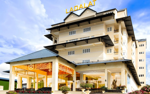 Ladalat Hotel