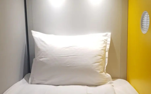 Green cube hostel