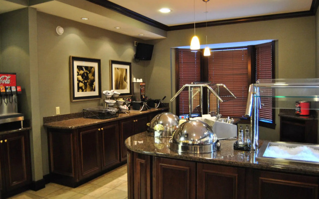 Staybridge Suites Lansing - Okemos by IHG