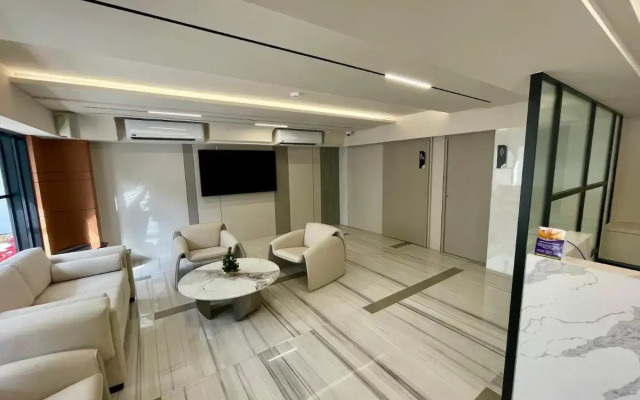 Floral Court Hotel & Residence Sukhumvit 13