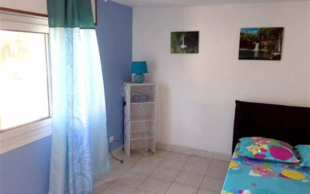 Apartment With 2 Bedrooms in Etang-salé les Hauts, With Enclosed Garde