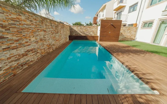 Pool Cinema Villa by Vacationy