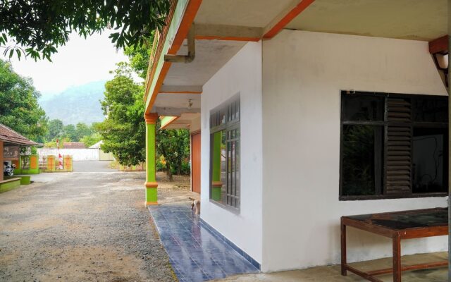 SPOT ON 92856 Home Stay Syariah Aom Kusman