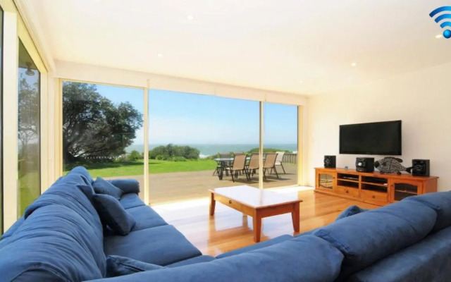 Pacific Views - direct access onto Culburra Beach