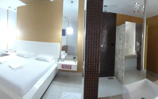 Motel Alibi (Adult Only)