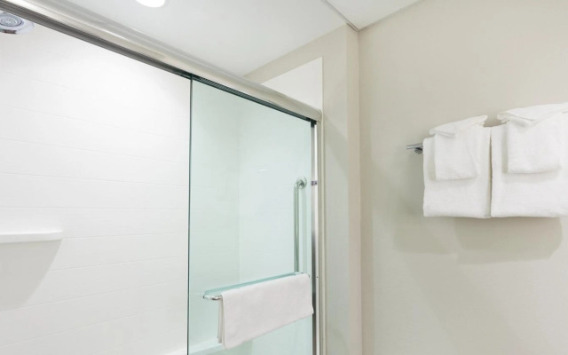 Holiday Inn Express & Suites Panama City Beach - Beachfront by IHG
