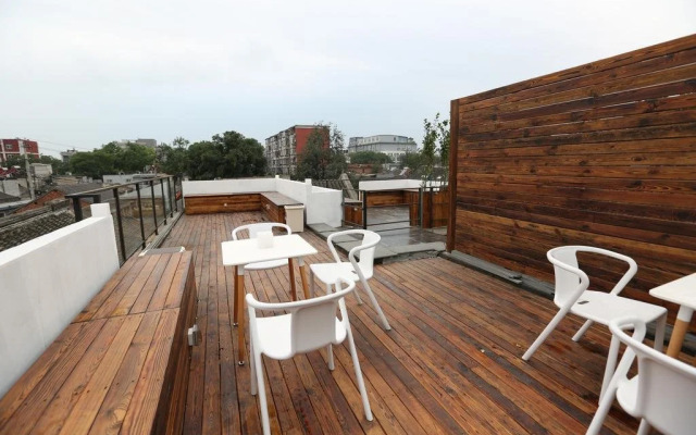 Dong Tian private courtyard